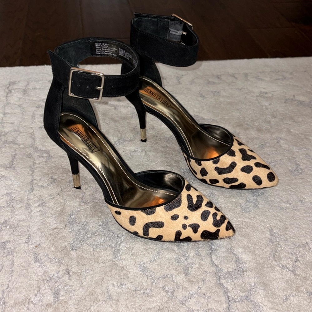 Jennifer Lopez Leopard calf hair heel Size 6.5”
